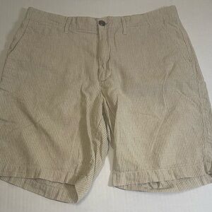 Goodfellow & Co Men’s Tan Casual Shorts, Size 32.